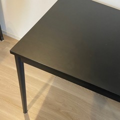 ダイニングテーブルの画像