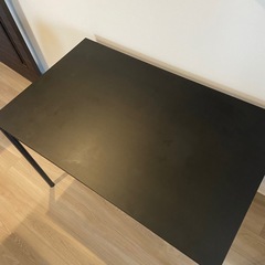 ダイニングテーブルの画像