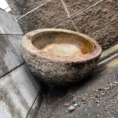 水鉢 水瓶 石の画像