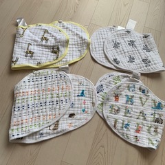 エイデンアンドアネイ スタイ ベビービブの画像