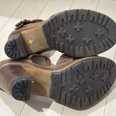 訳あり 【Dr.Martens】レザー 厚底ヒール アンクルストラップサンダルの画像