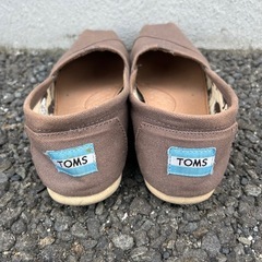 【TOMS】スリッポン　シューズ　グレーの画像