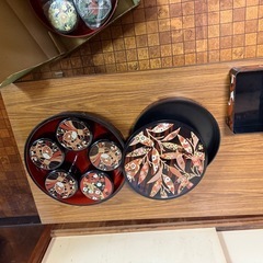 お椀やお重箱の画像