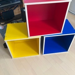 カラフルカラーボックスの画像