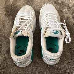 スニーカーの画像