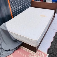 120×200 セミダブルベッド　マットレス汚れてますの画像
