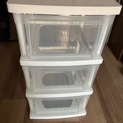 衣装ケースの画像