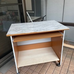 机　テーブル　アレンジ　リメイク　キャスター付きの画像