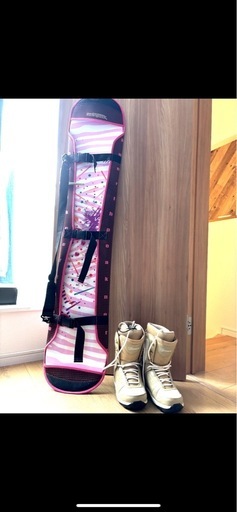 スノーボードとブーツ、ボードケース3点セット