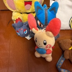 ポケモンクッションとぬいぐるみとUSJポップコーンバケツセットの画像