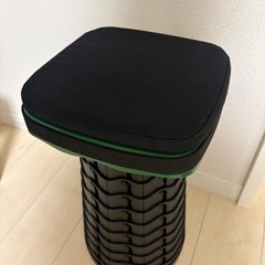 折り畳み椅子の画像
