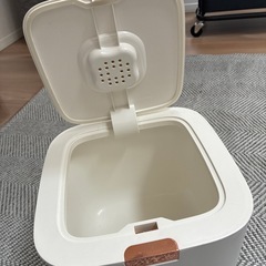 ペット　フードストッカー　保存容器の画像