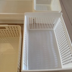無印良品　横向きゴミ箱蓋2個　滑らないハンガー13本　プラカゴ6個の画像