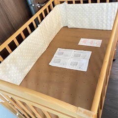 ベビーベッド＋側面クッションの画像