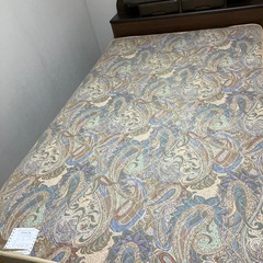 ベッド(セミダブル)の画像