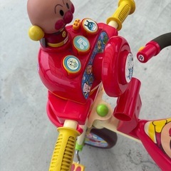 アンパンマン三輪車の画像