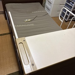 介護用ベッド　パラマウントベット　アウラ電動ベットの画像