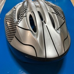 ヘルメット　自転車　子供　子ども　大人　軽量　　美品　サイクル用の画像