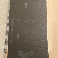 【新品同様】《近隣配達可能》サンゲツ タイルカーペットの画像