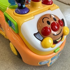 M2510-155 アンパンマン 欲張りビジーカー 押し棒+ガード欠品 10ヶ月〜5才 キズ汚れ有りの画像