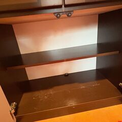 デザイン5段食器棚の画像