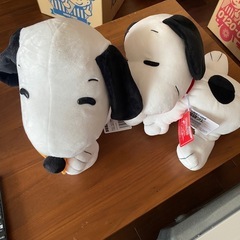 新品タグ付きスヌーピーぬいぐるみ2点の画像