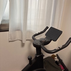 STEADY スピンバイク Plus 【zwift/アプリ連動】 エアロ バイク 家庭用 静音 フィットネスバイク ST145 ブラックの画像