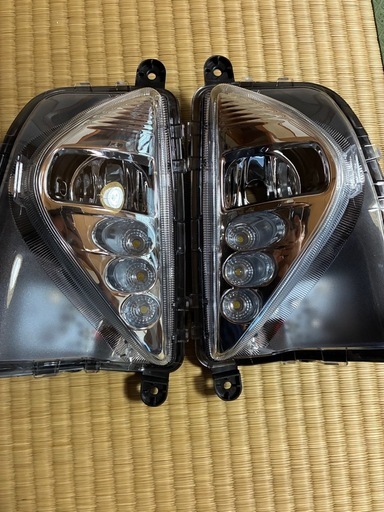［新品未使用］50プリウス　フォグランプ　バルブ交換可能　h11