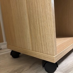 キャスター付き収納棚の画像