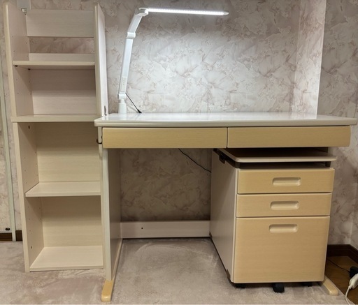 ニトリ学習机、椅子セット