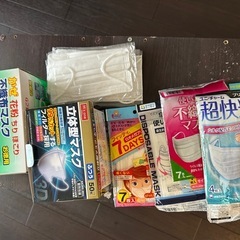 収納ボックス✖️２、マスク（未使用）
の画像
