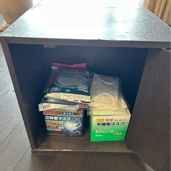 収納ボックス✖️２、マスク（未使用）
の画像