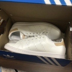 adidasスタンスミス　スニーカーの画像