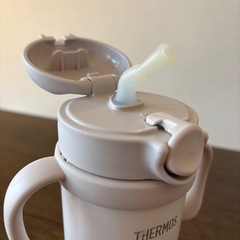 サーモス　水筒の画像