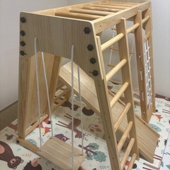 木製ジャングルジム（すべり台・ブランコ・クライミングウォール付き）の画像
