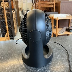 K2510-164 IRIS OHYAMA コンパクト サーキュレーター マカロン型 固定タイプ 〜8畳 PCF-MKM15N-B ブラック 2020年製 通電確認済み キズ汚れ有りの画像