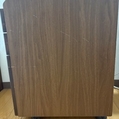 デスク周りの収納の画像