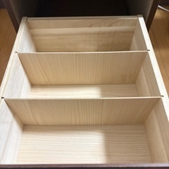 デスク周りの収納の画像