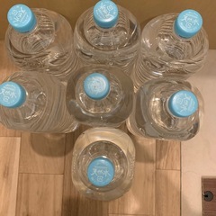 【受付終了】新品未開封　サントリー天然水2ﾘｯﾄﾙの画像