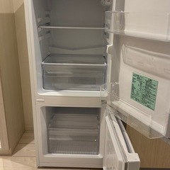 冷蔵庫（付属品付き）の画像