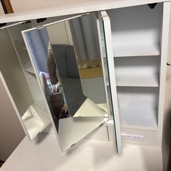 ❌お譲りする方決まりました❌家具をお得に‼️無料‼️決まり次第終了‼️お急ぎください‼️本日終了‼️受け取り21時まで‼️¥0　ドレッサーの画像
