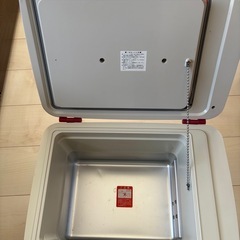 車用冷蔵庫、100vでも使用OKの画像