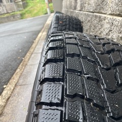 ダンロップ　グラントレック　スタッドレス　31 10.5 R15の画像