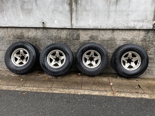 ダンロップ　グラントレック　スタッドレス　31 10.5 R15