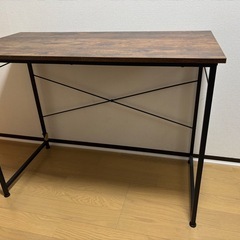 パソコンデスクの画像