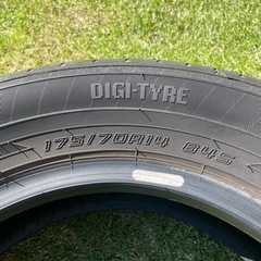 ダンロップ　タイヤ　美品の画像