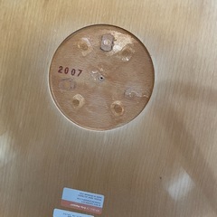壊れたヤコブセンのチェアの画像