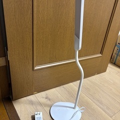 アイリスオーヤマ　デスクライトの画像