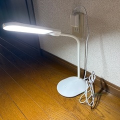 アイリスオーヤマ　デスクライトの画像