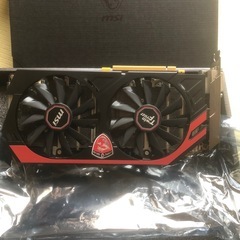 グラフィックボードとキーボードの画像